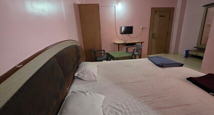 Hotel Dawat Resto & Lodge Room Type - Bedroom 10