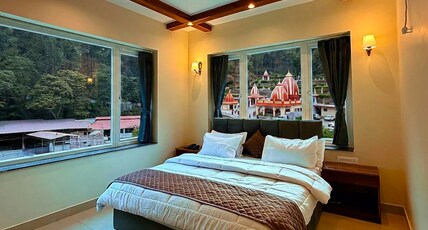 KESARI HOTEL & RESTAURANT Room Type - Superior Room with Kainchi Dham view