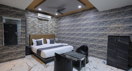Hotel MR Room Type - Super Deluxe Room