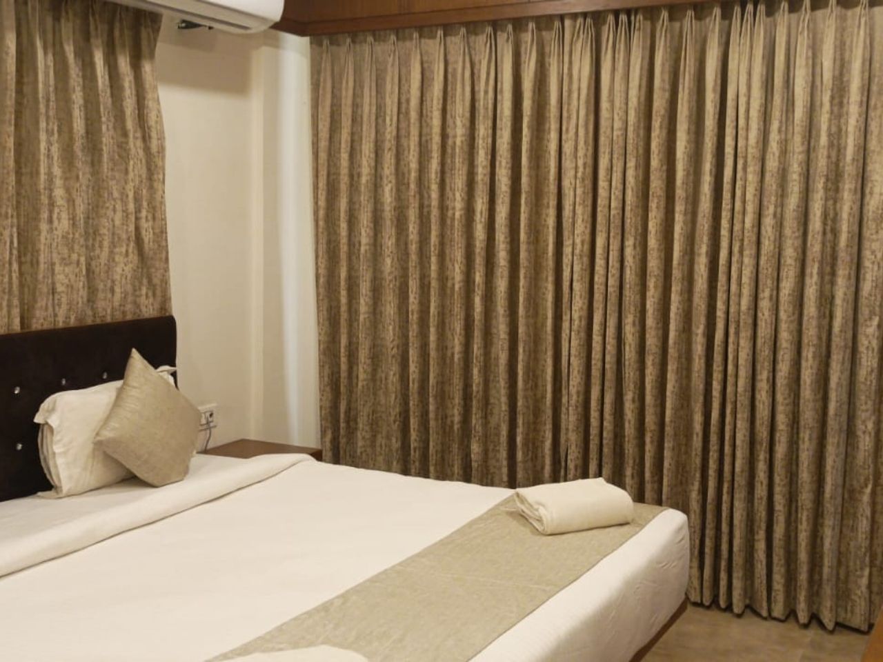 Casa Vinte E4 Modern 3 BHK near Baga - Tap to explore photos