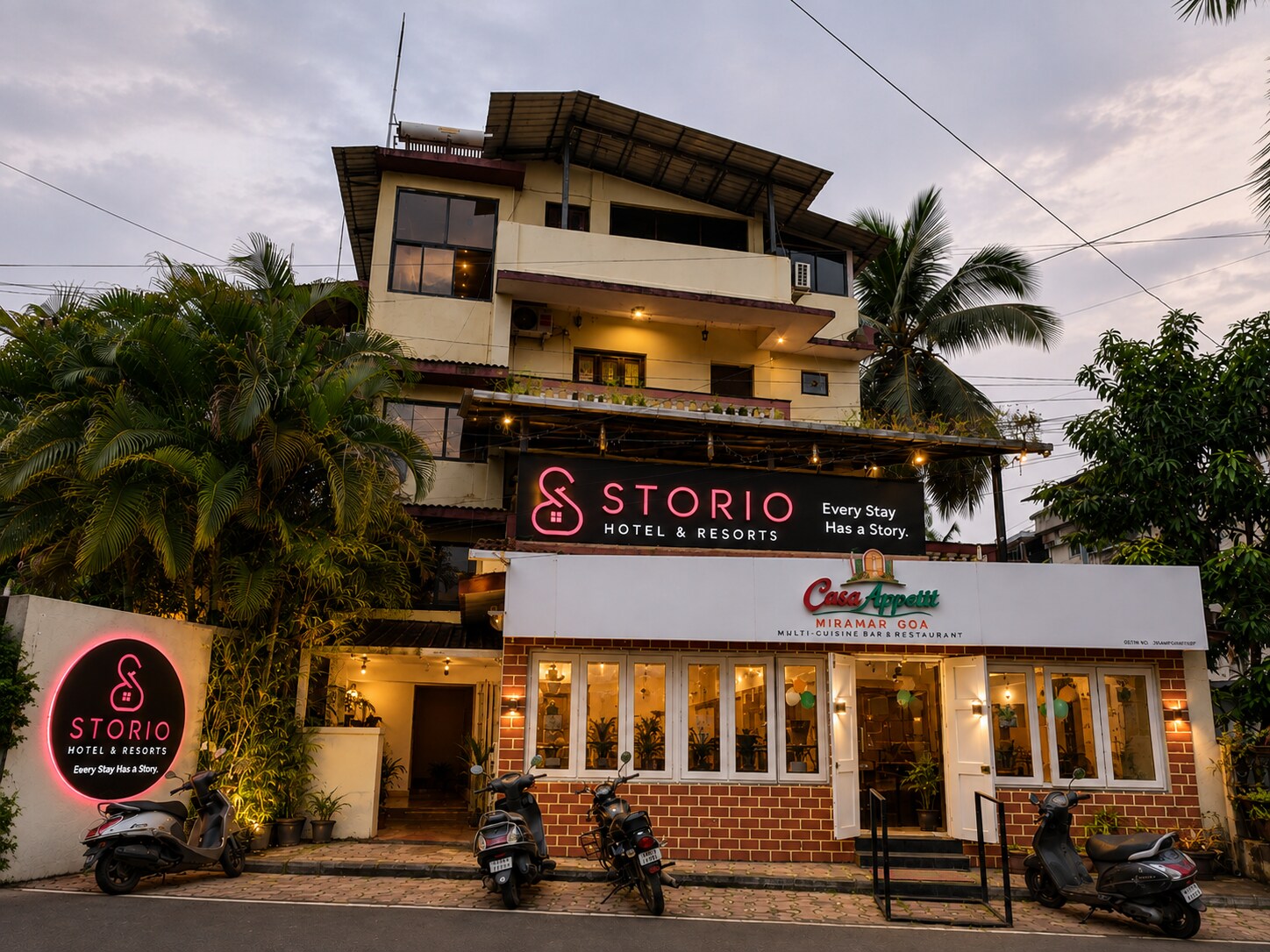 Storio Hotel &Resort Panjim||500m to Miramar Beach - Tap to explore photos