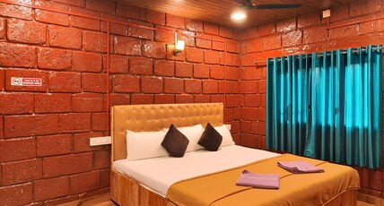 VIKAS BOAT CLUB Room Type - Non AC Redstone Rooms