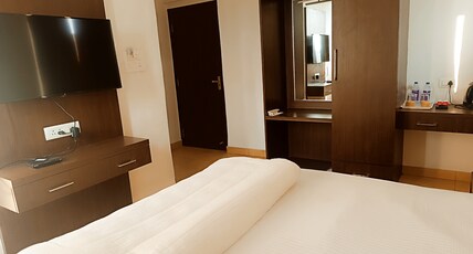Tathastu Hotels & Banquet Hall Room Type - DELUXE ROOM