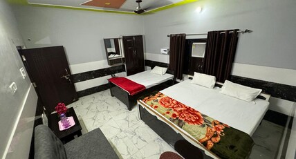 Leela Palace | Near Ram Path Room Type - AC Super Deluxe | King Bedded
