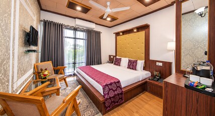 Lake Avenue by Stay Pattern - Dal Lake Room Type - Standard Room Garden View