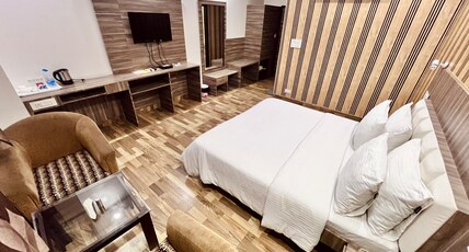 K T Royal Hotel Room Type - Premium Deluxe K T Royal Hotel Room Type - Premium Deluxe