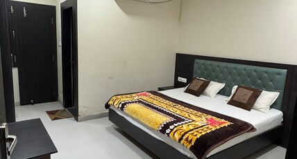 Hotal Shivansh Inn Room Type - Deluxe Room