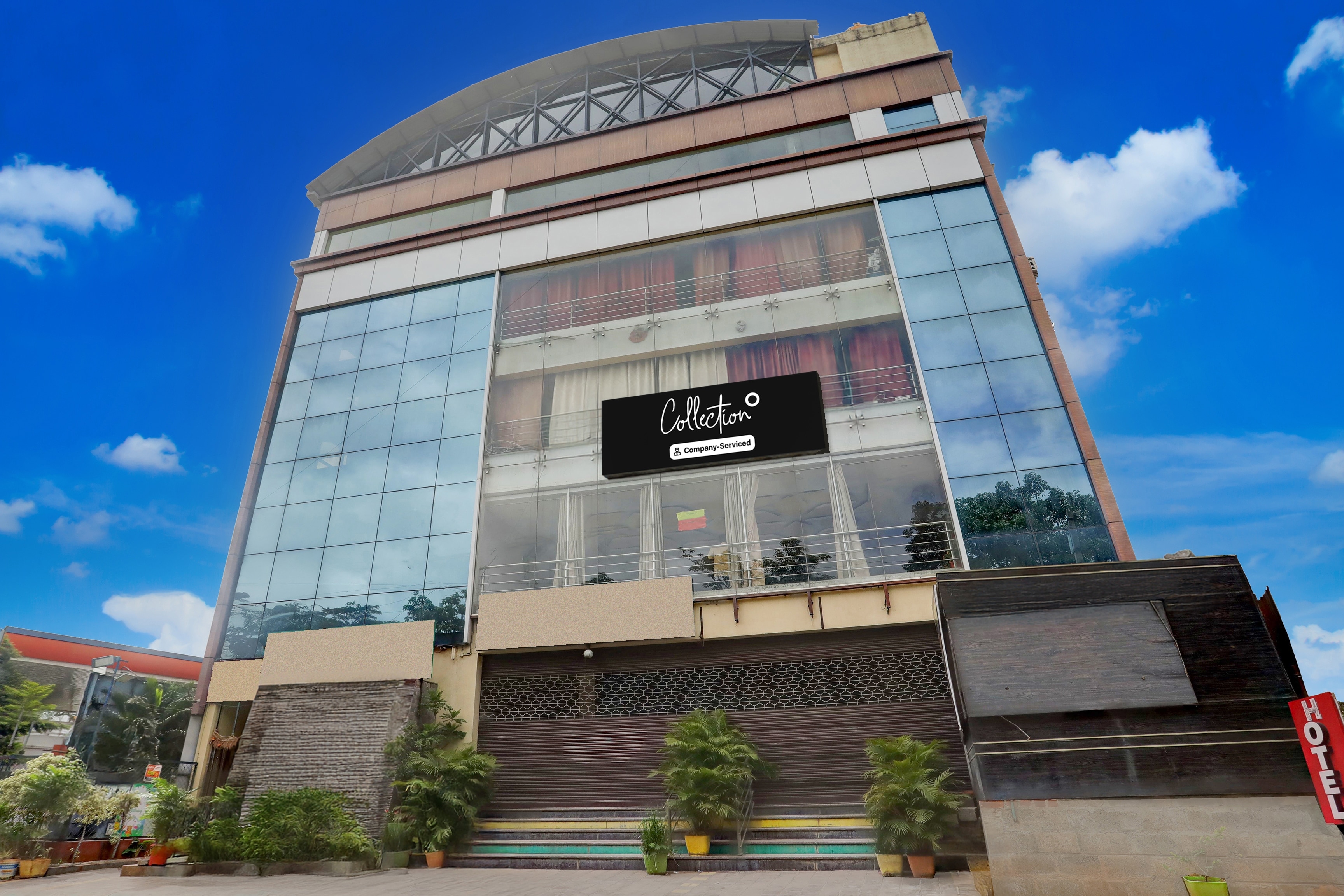 Flagship Elevate 58 - Tap to explore photos