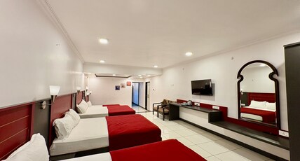 Honeybee Resorts Room Type - Family Suit Room 4 Bedded