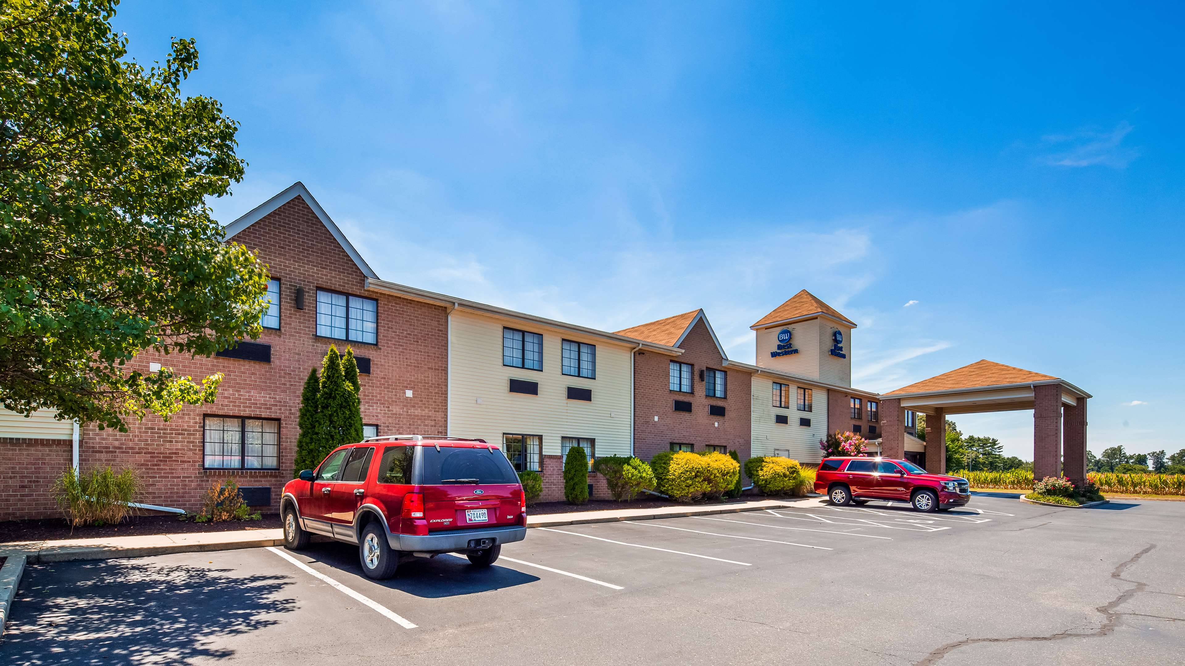 Best Western Denton Inn - Tap to explore photos