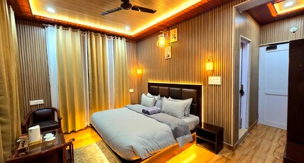 Prafull Hotel & Restaurant Room Type - Super Premium King Room With Balcony