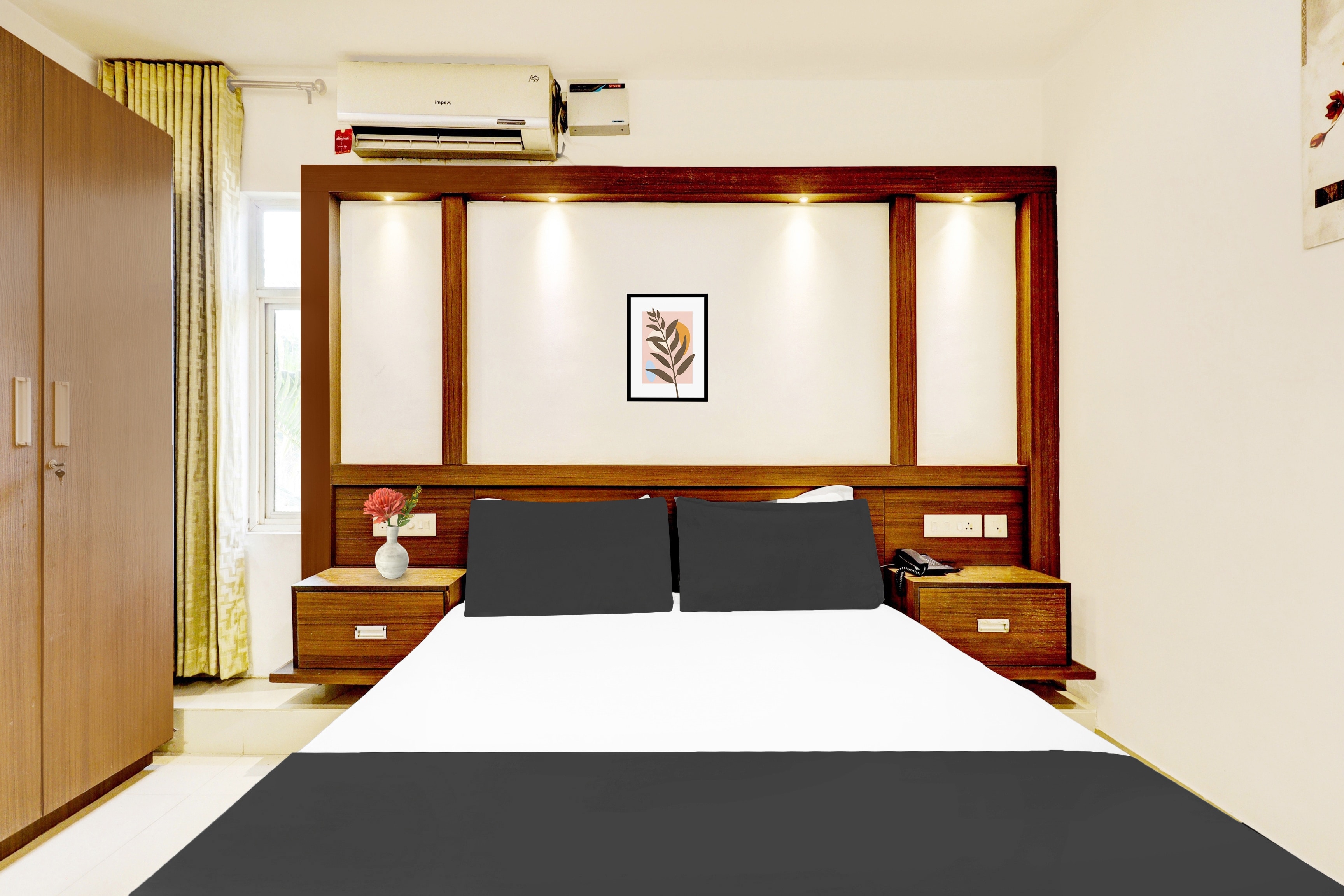Super Hotel O Kazhakoottam Near AL SAJ Convention Centre - Tap to explore photos