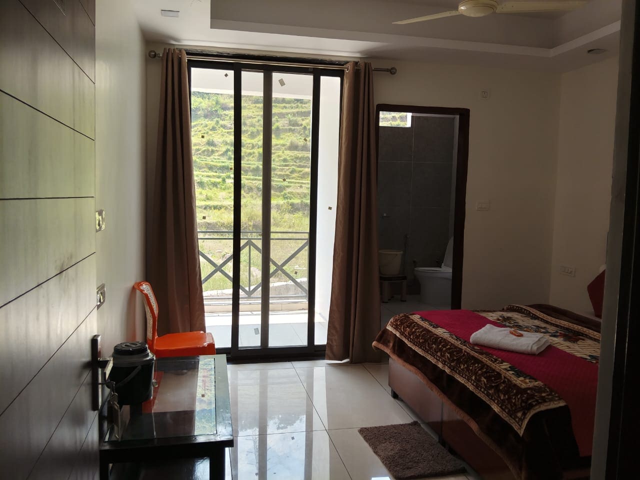 Hotel Shri Mahavir - Tap to explore photos