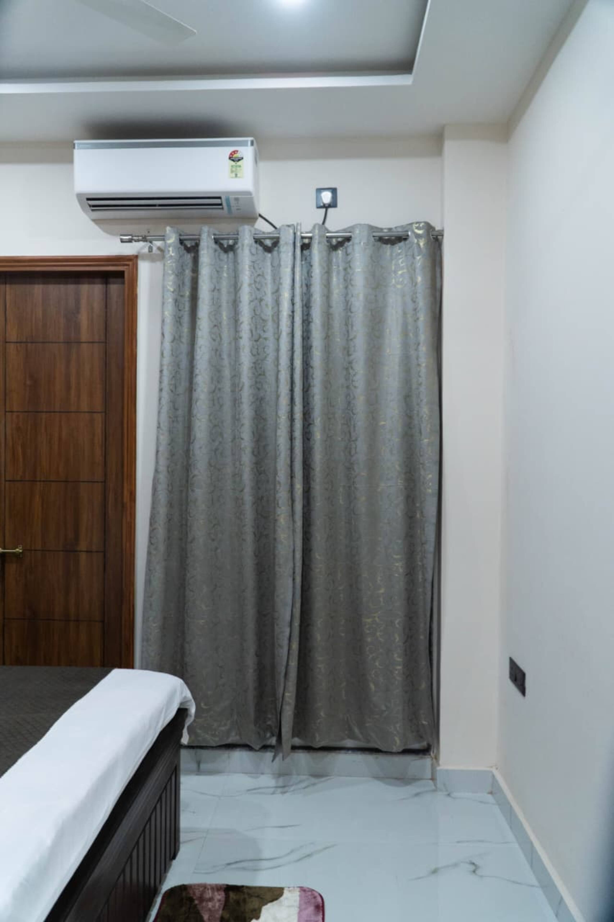 Guarang kutir 6BHK Full House For Homestay - Tap to explore photos