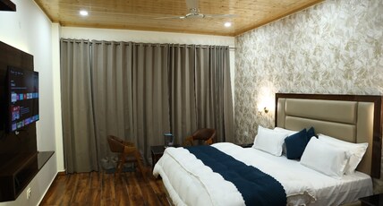 The Amore Hills Room Type - King Room with Mountain View