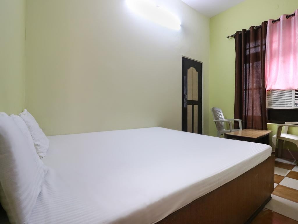 Hotel Yuvraj Palace - Tap to explore photos