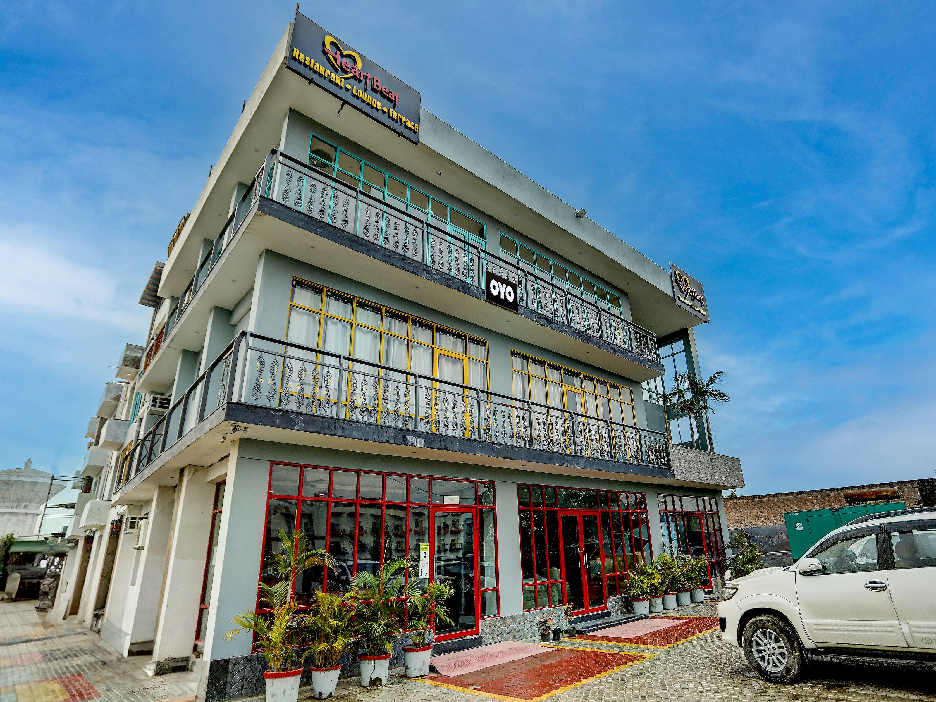 OYO 79529 HEART BEAT HOTEL - Tap to explore photos