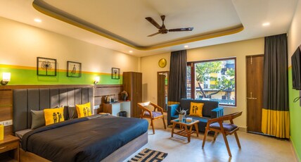The Hosteller Rishikesh, Laxman Jhula Room Type - Premium Double Room with Balcony