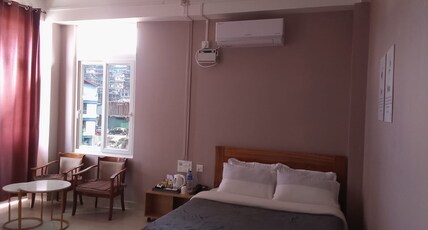 Manna Inn Room Type - MANNA INN  KING DELUXE