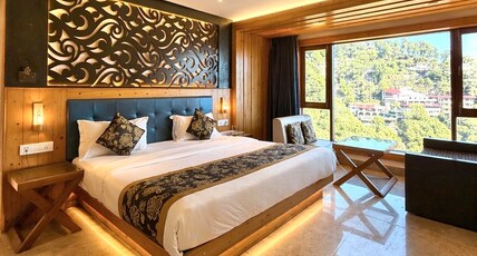 Hotel Queen Plaza 2 mins walk to Mall Road Room Type - Super Deluxe Room with Mountain View