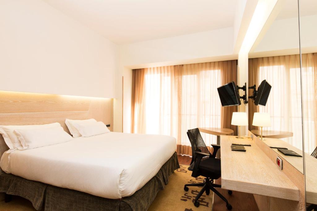 Hilton Garden Inn Rome Claridge - Tap to explore photos