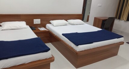Hotel Golden Room Type - ROYAL THREE BED FAMILY ROOM