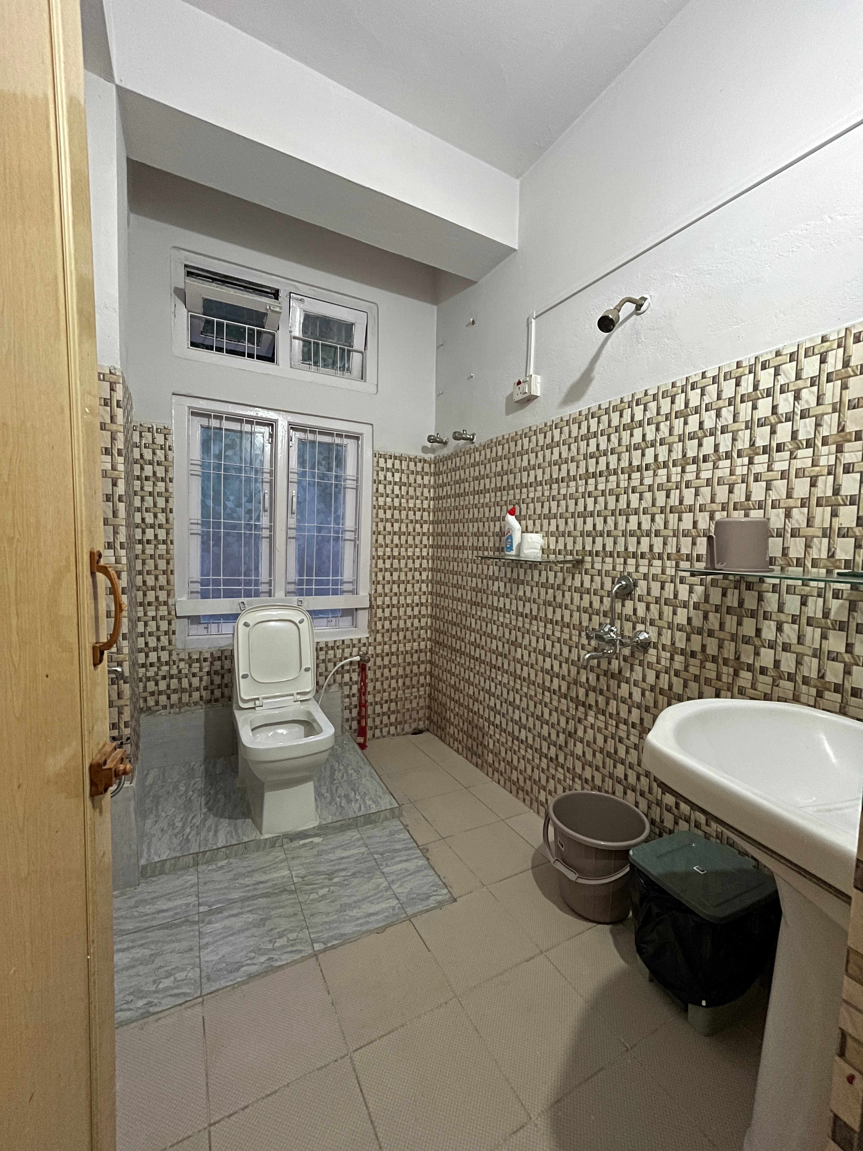 Loya Homestay - Tap to explore photos