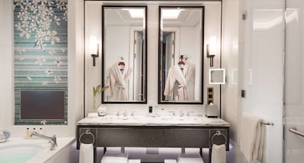 Waldorf Astoria Chengdu by Hilton Room Type - KING SKYLINE LAKE VIEW RM