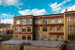 Hotel Alpine Ladakh