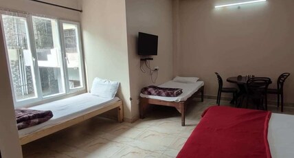 The Baba Benison Stays - 200 Metre From Temple Room Type - Four Bed Family Room