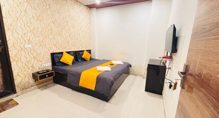 Aangan Guest House Room Type - Deluxe Room (Attached Bathroom)