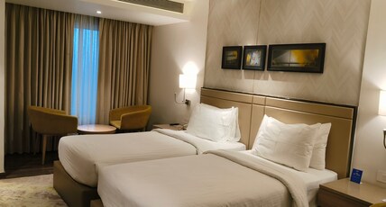Royal Hometel Suites Dahisar Room Type - Deluxe Twin Room - 2 Separate Beds