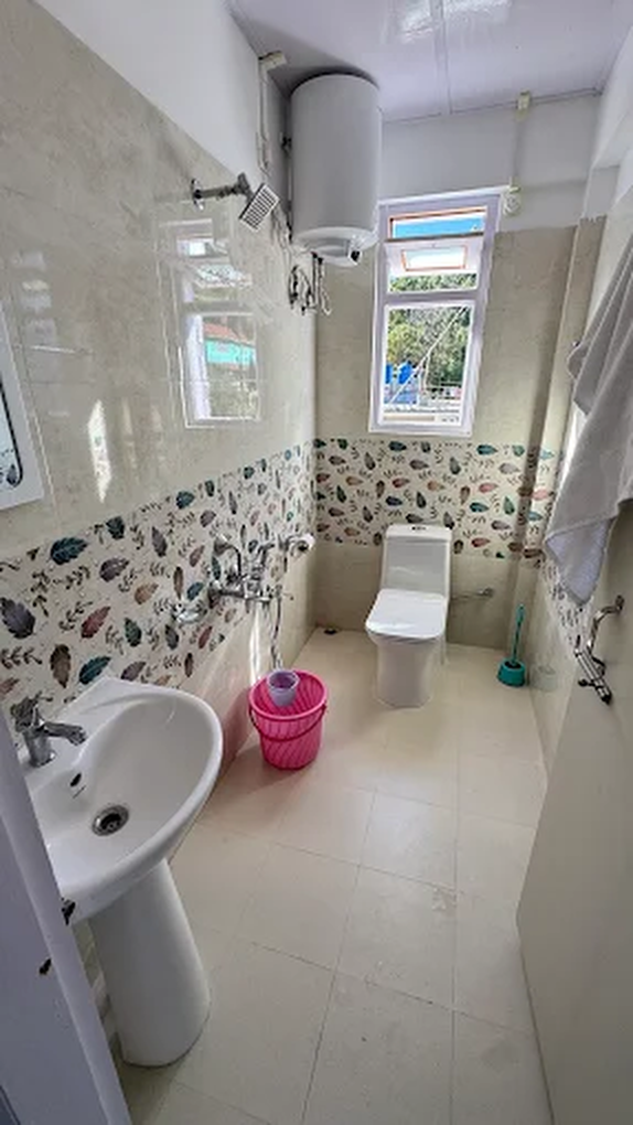 Easy Inn Homestay - Tap to explore photos
