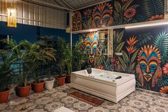 Roots by Basyera 1RK Jacuzzi Penthouse Airport
