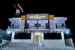 Veeer Executive Lodging, Jejuri