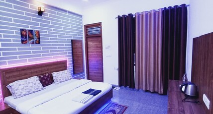 TajStreet Hostel Room Type - Budget Double Room