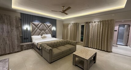 Jungle Camp Room Type - Executive Pool Villa