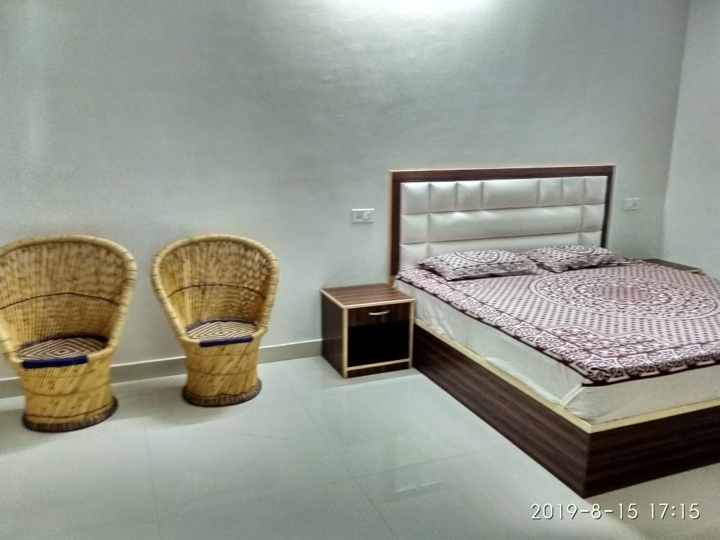 Greenwoods Homestay - Tap to explore photos