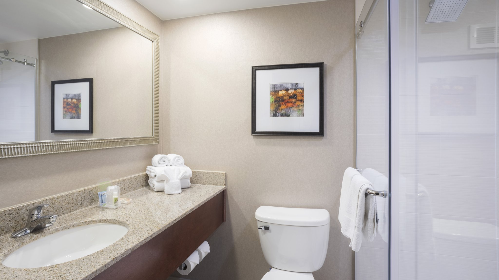 Holiday Inn Cincinnati-Riverfront, an IHG Hotel - Tap to explore photos