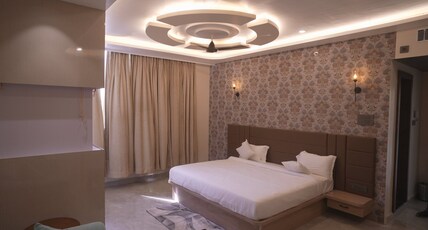 PRAKASH RESIDENCY Room Type - Suite Room