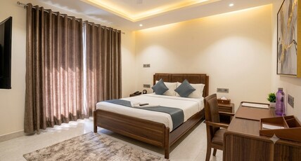 HOTEL SILVER SUITS Room Type - Bedroom 19