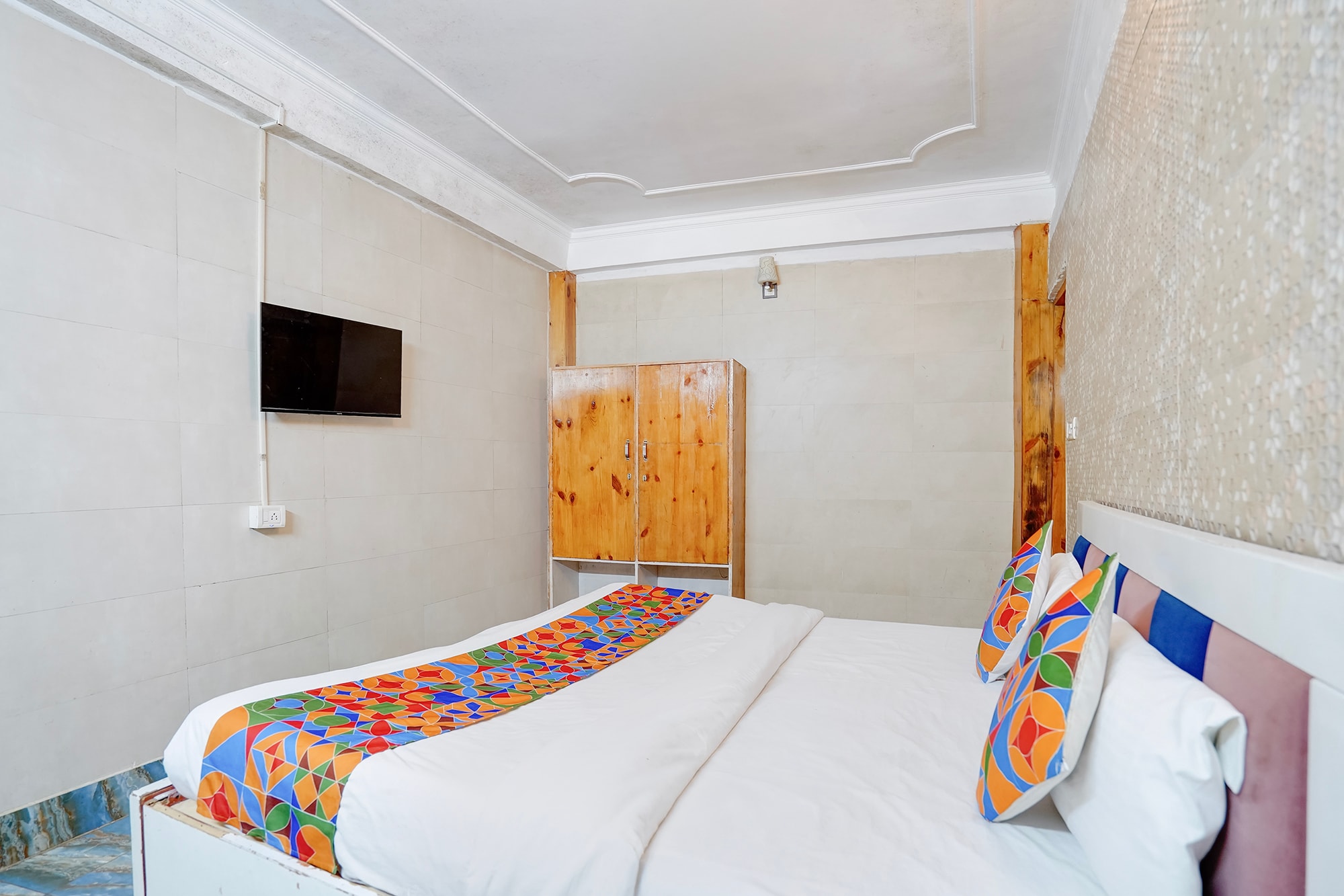 FabHotel Aditya Residency - Sector 59 Metro Station - Tap to explore photos
