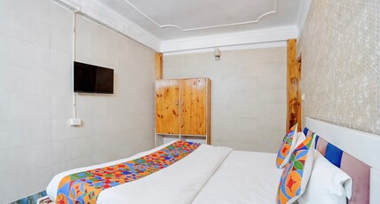 FabHotel Aditya Residency - Sector 59 Metro Station Room Type - Deluxe Room