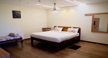 Hotel Gokulam Grand Room Type - Suite