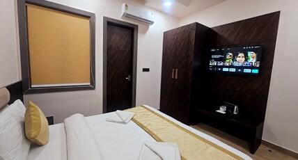 SHYAM PALACE INN Room Type - Deluxe Room