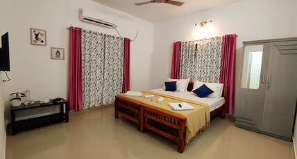 Happy Buddha S4 Room Type - Deluxe Air Conditioned With Balcony Room