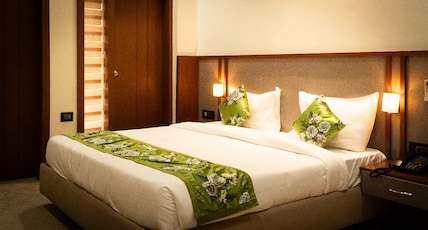 Hotel The R S Grand Room Type - Deluxe Room