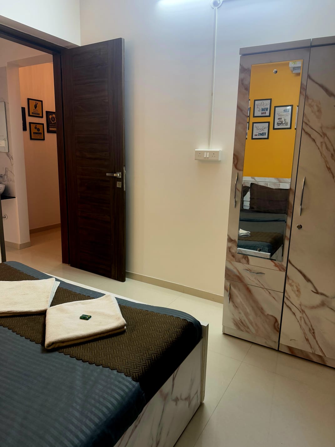 Luxury Apartments by Royal Luxor Stay - Viman Nagar - Tap to explore photos