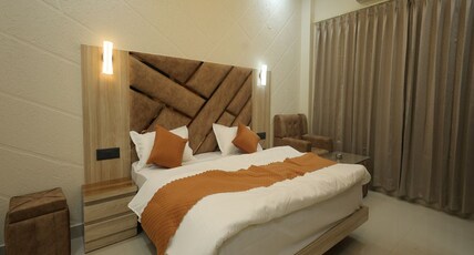 Aayu Residency Room Type - Deluxe Room