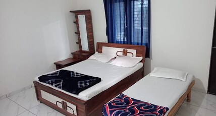 Patel Home stay Room Type - Deluxe buget family  Banglow